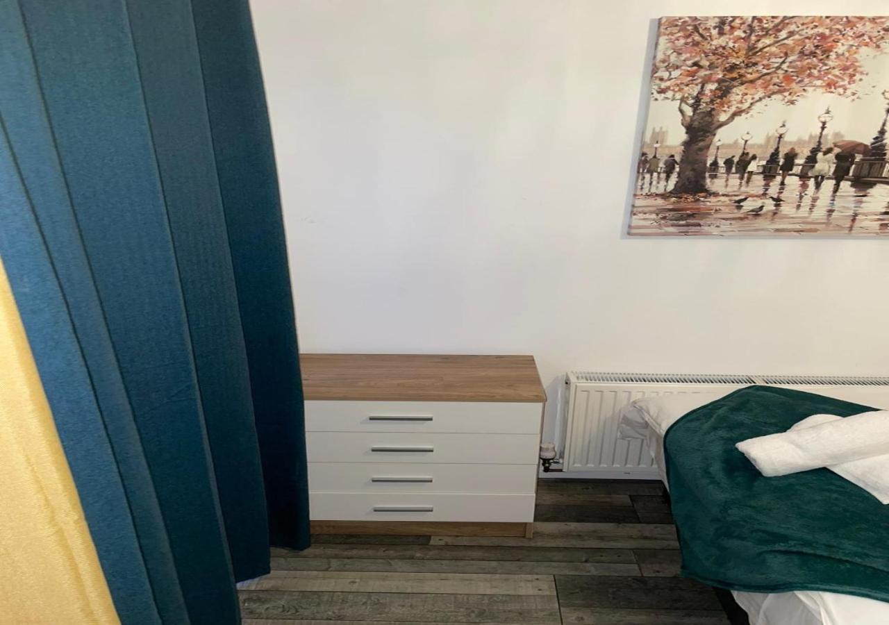 Private Room In London Enfield With Parking Εξωτερικό φωτογραφία