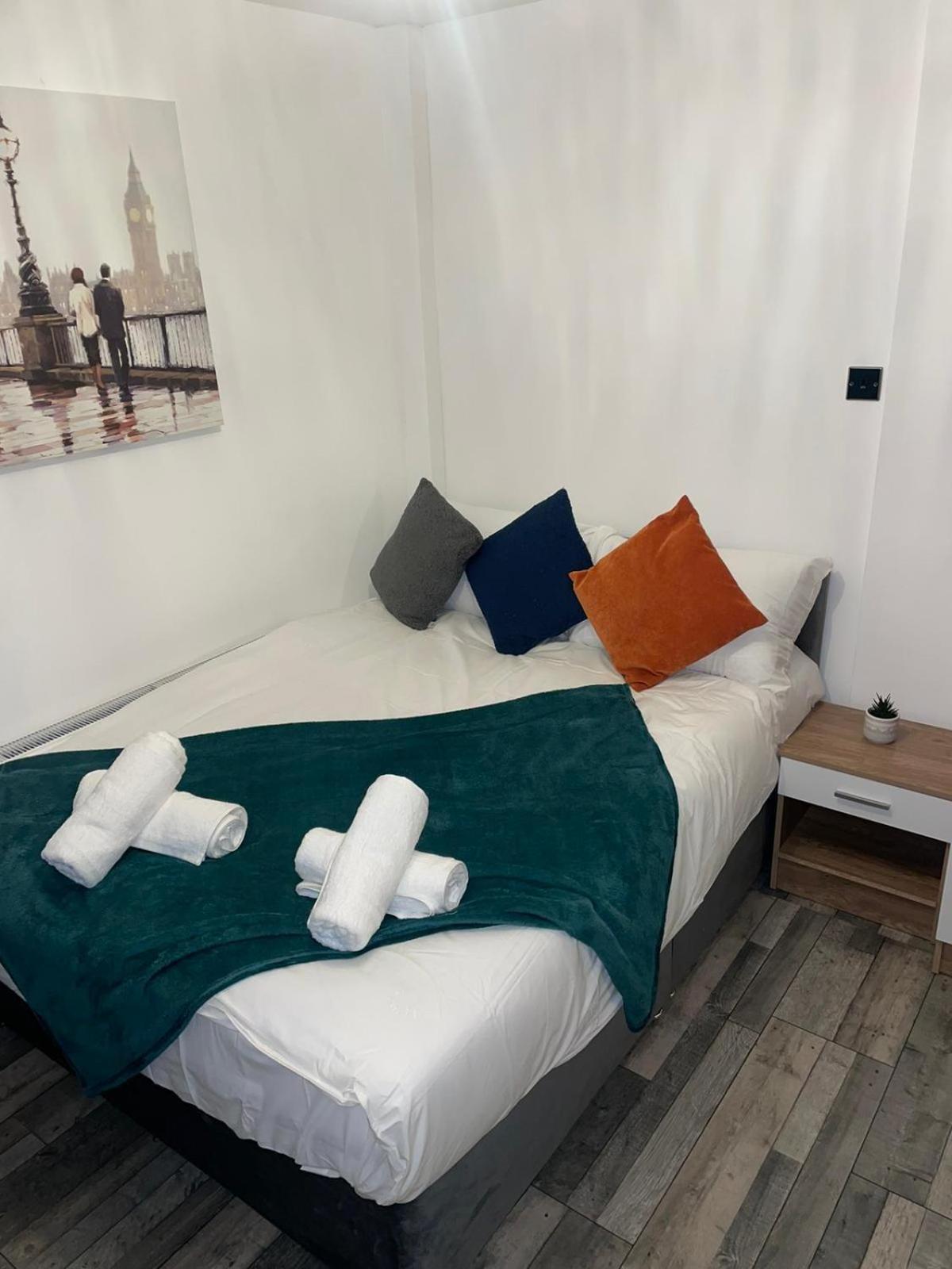 Private Room In London Enfield With Parking Εξωτερικό φωτογραφία